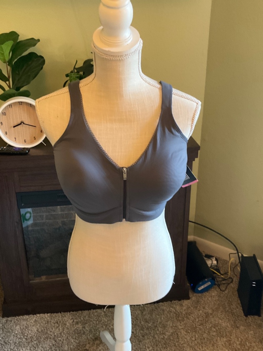 NWT Victoria’s Secret Sport VSX Bra, Size 38D